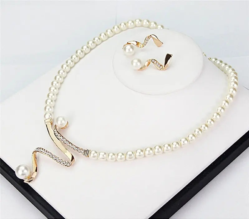 Natural Pearl Jewelry Set: Necklace and Earrings