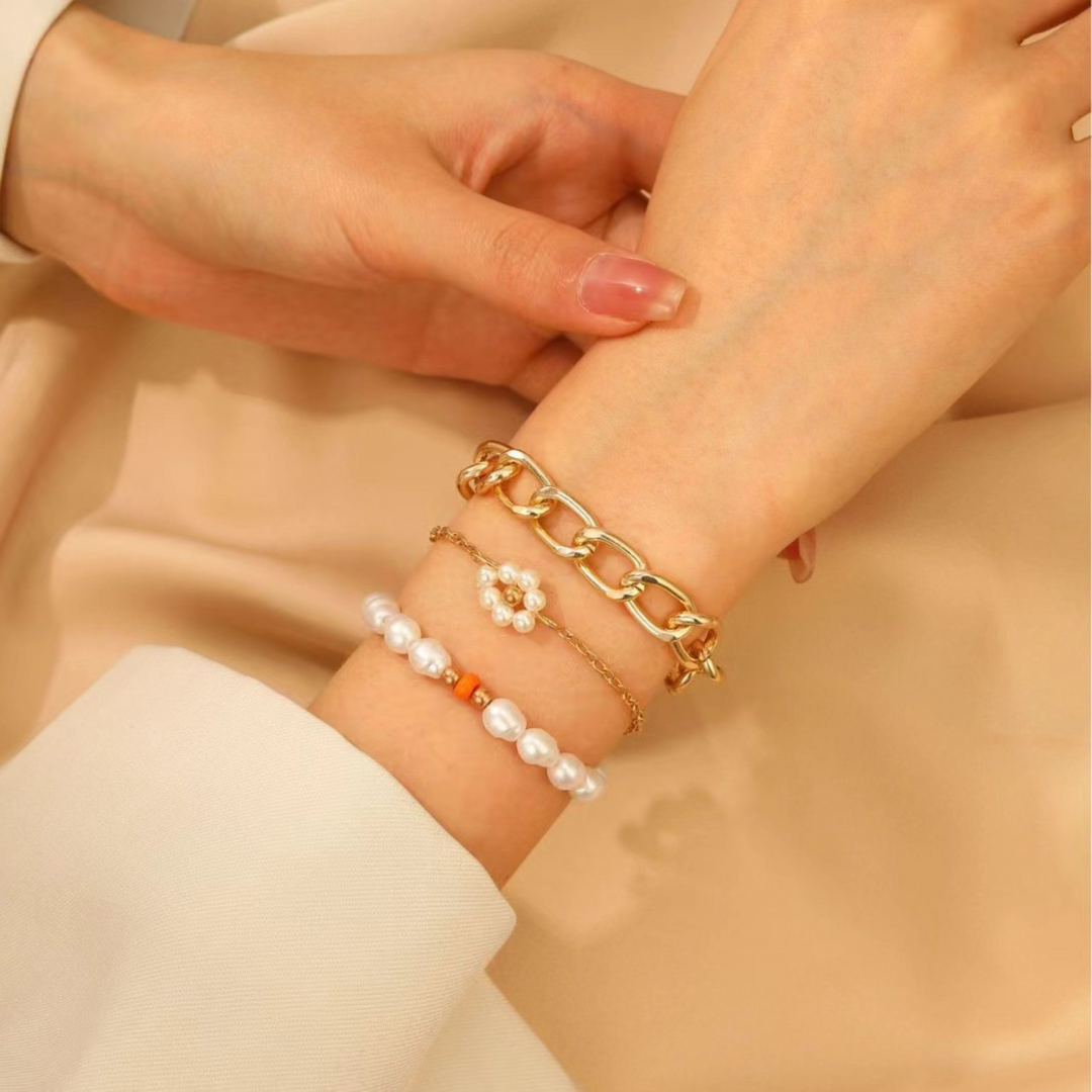 Set of Daisy Pearl Bracelets